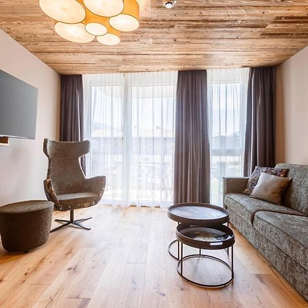 Zillertal Suites Fuegen By Alps Resorts Экстерьер фото
