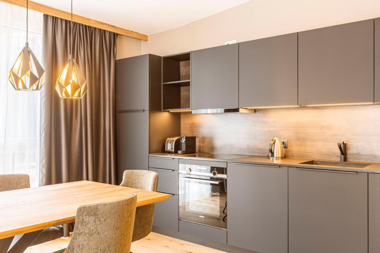 Zillertal Suites Fuegen By Alps Resorts Экстерьер фото