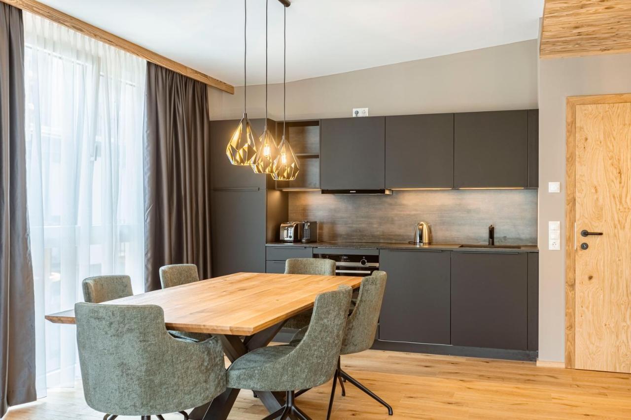 Zillertal Suites Fuegen By Alps Resorts Экстерьер фото