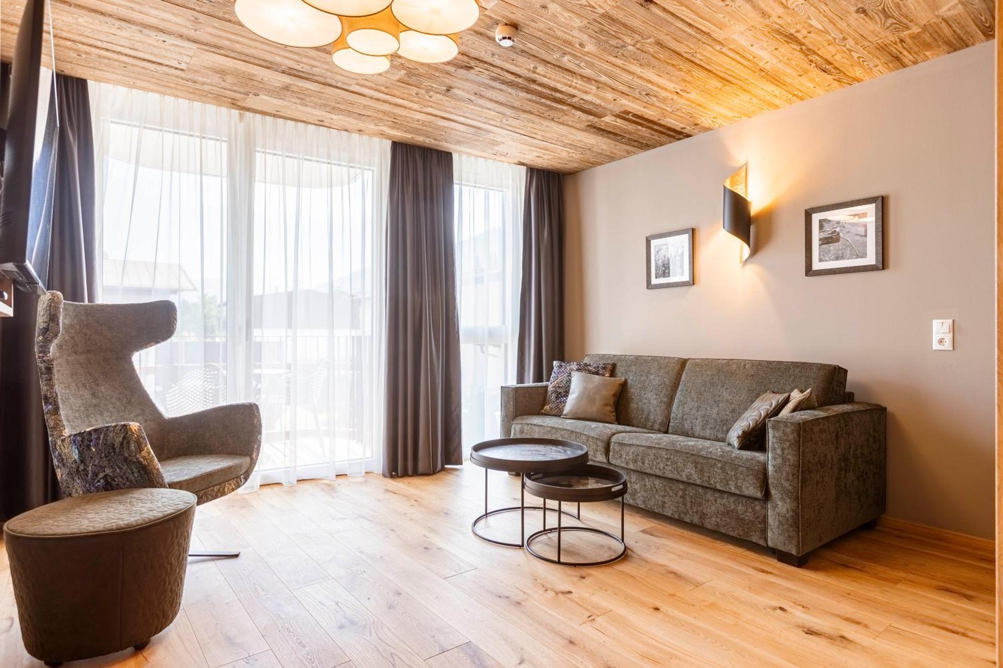 Zillertal Suites Fuegen By Alps Resorts Экстерьер фото